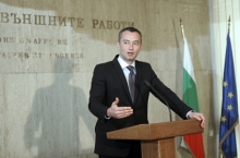 Новият „Дипломат №1″ на България не спомена САЩ и Русия