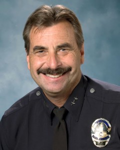 Шефът на LAPD: Дайте на нелегалните шофьорски книжки !